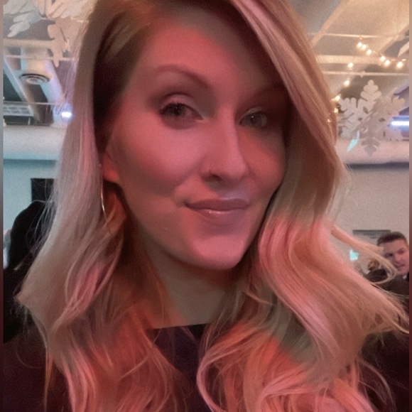 Meet your Posher, Cali - Picture 1 of 1